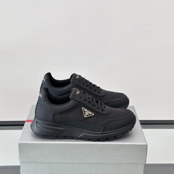 Boutique / Neue sportliche Freizeitschuhe für Herren von Prada (YZ5EH)