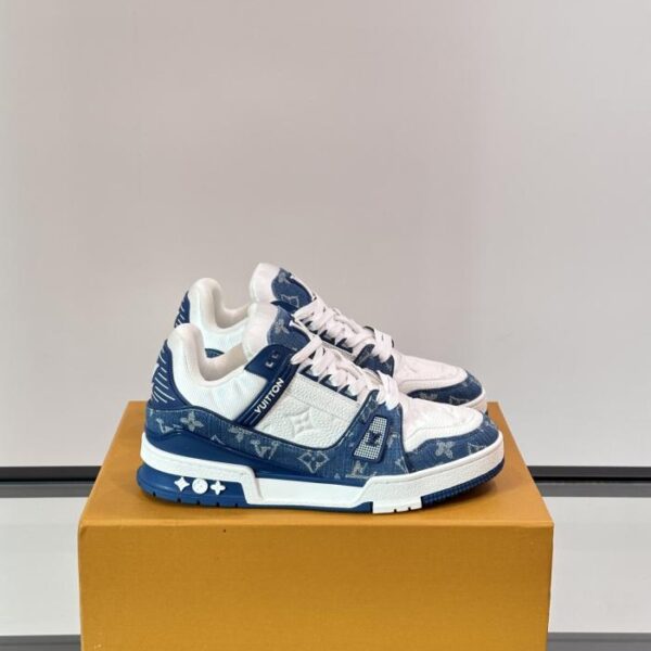 Boutique / Neue Farbvariante der LV Trainer Sneaker für Paare(IWXVL)