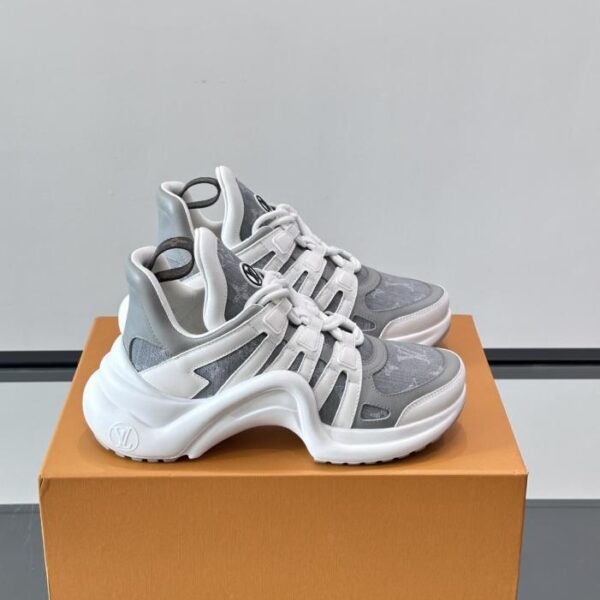 Boutique / Louis Vuitton Archlight Chunky-Sneaker in neuen Farben(BVZIR)