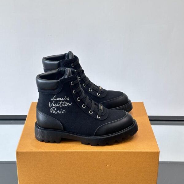Boutique / Die neuen Herbst-/Winterstiefel von LV(WKED9)