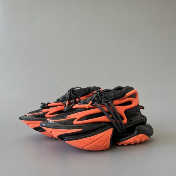 BALMAIN Yachtschuhe in Schwarz und Orange (GS1OB)