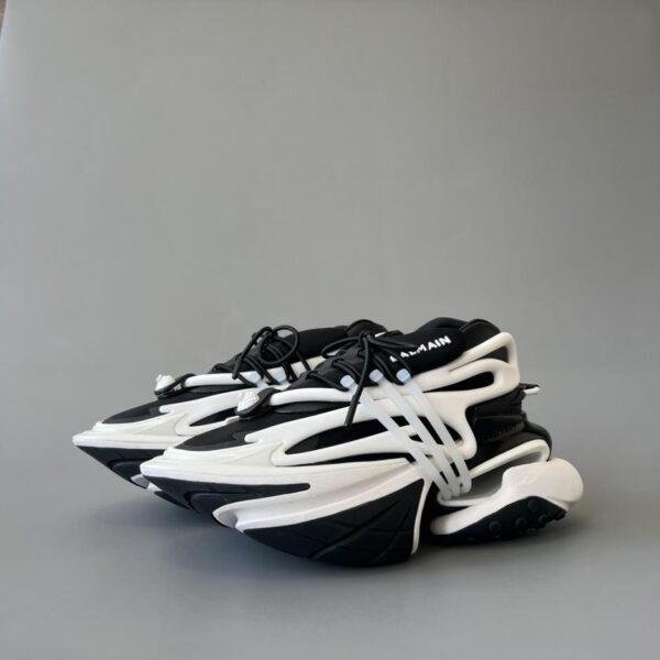 BALMAIN Yachtschuhe in Schwarz und Weiß (HFQZ7)