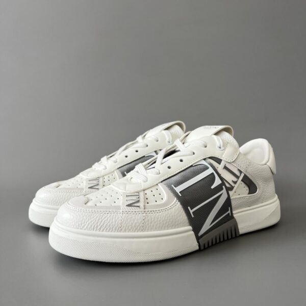 Valentino VL7N Modische Sneaker aus Kalbsleder, Unisex (70WBT)