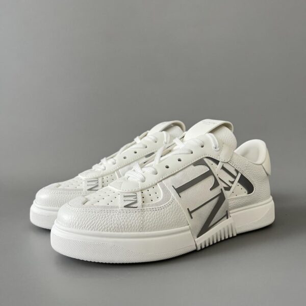 Valentino VL7N Modische Sneaker aus Kalbsleder, Unisex (CXVI6)