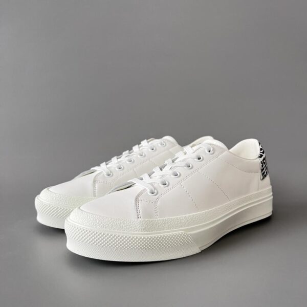 replica,schuhe,beste,kaufen,1:1,besten,seiten,Replik,turnschuhe,sneakers GIVENCHY City COURT Herren-Sneaker, Weiß/Schwarz (Größe 38,45, Sonderanfertigung) (9RHG4)