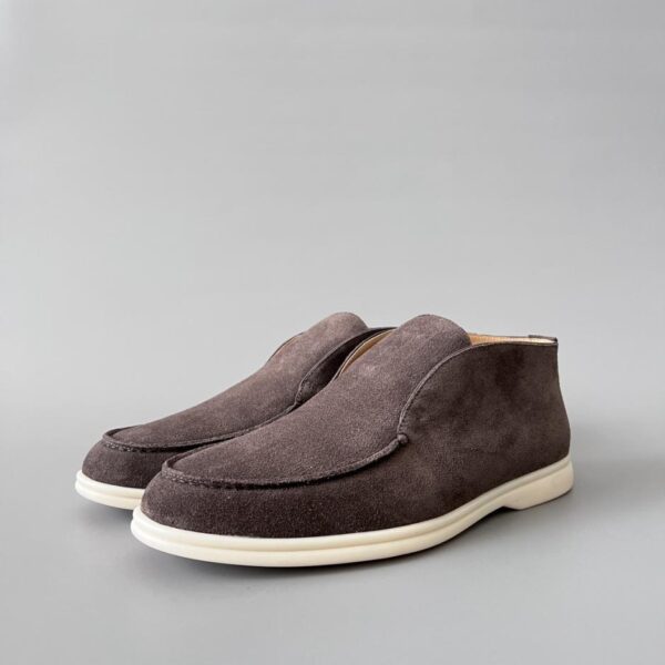 Loro Piana Open Walk Wildleder-Sandalen mit runder Zehenpartie für Herren (CHCAI)