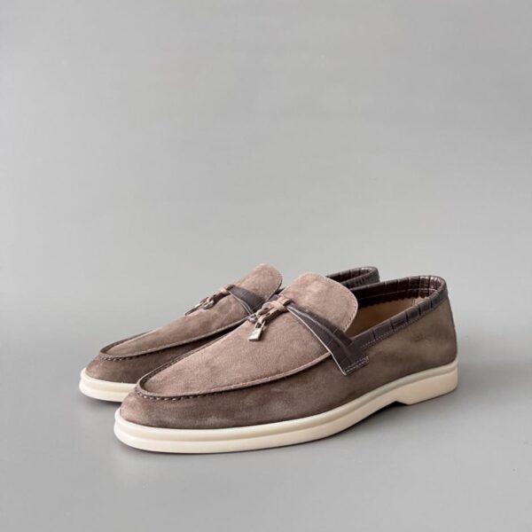 Loro Piana Damen-Slipper mit runder Zehenpartie und Krokodilmuster (X86KH)