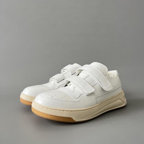Acne Studios Klettverschluss-Lederschuhe mit runder Zehenpartie, Schnürung, niedrig geschnitten, weiß, Damen (80F97)