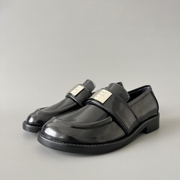 Acne Studios Loafer aus Kalbsleder mit runder Zehenpartie und Logo, Schwarz, Damen (6TAXZ)