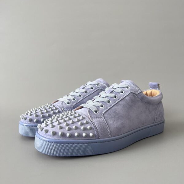 replica,schuhe,beste,kaufen,1:1,besten,seiten,Replik,turnschuhe,sneakers Christian Louboutin Louis Junior Spikes Studded Low-Top Sneakers in Dusty Blue (T1A2C)