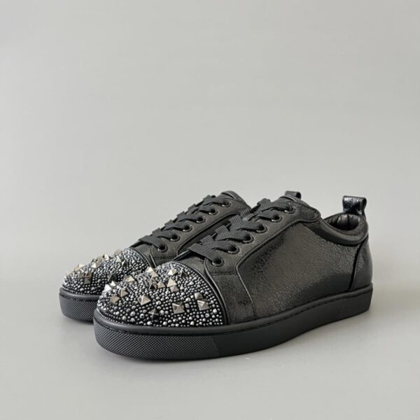 replica,schuhe,beste,kaufen,1:1,besten,seiten,Replik,turnschuhe,sneakers Christian Louboutin Louis Junior Spikes Studded Low-Top Sneakers in Schwarz mit Crackle-Muster (FE1DT)