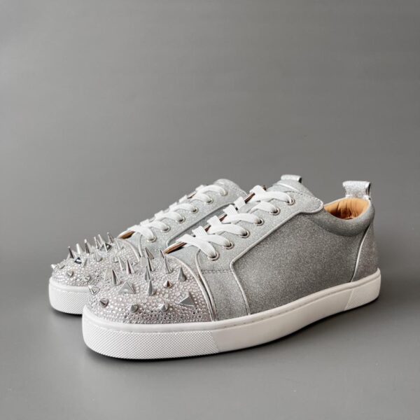 replica,schuhe,beste,kaufen,1:1,besten,seiten,Replik,turnschuhe,sneakers Christian Louboutin Low-Top-Sneaker mit silbernen Strassnieten (93ZWO)