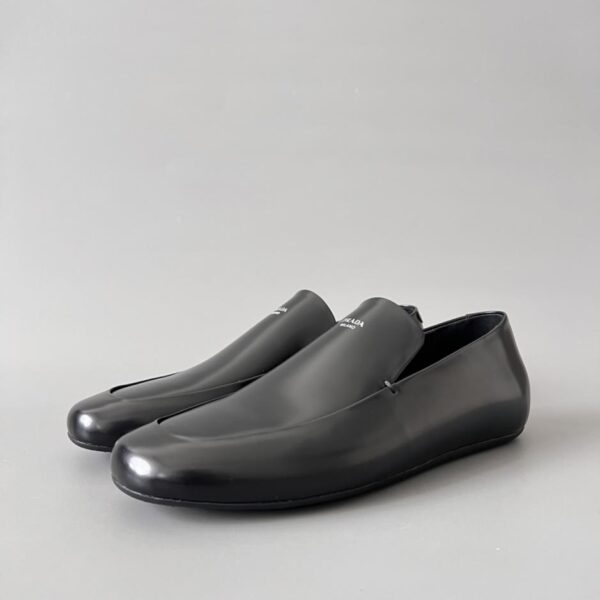 replica,schuhe,beste,kaufen,1:1,besten,seiten,Replik,turnschuhe,sneakers PRADA Mocassini Leder-Slipper Herren Schwarzes Lackleder (KKMF1)