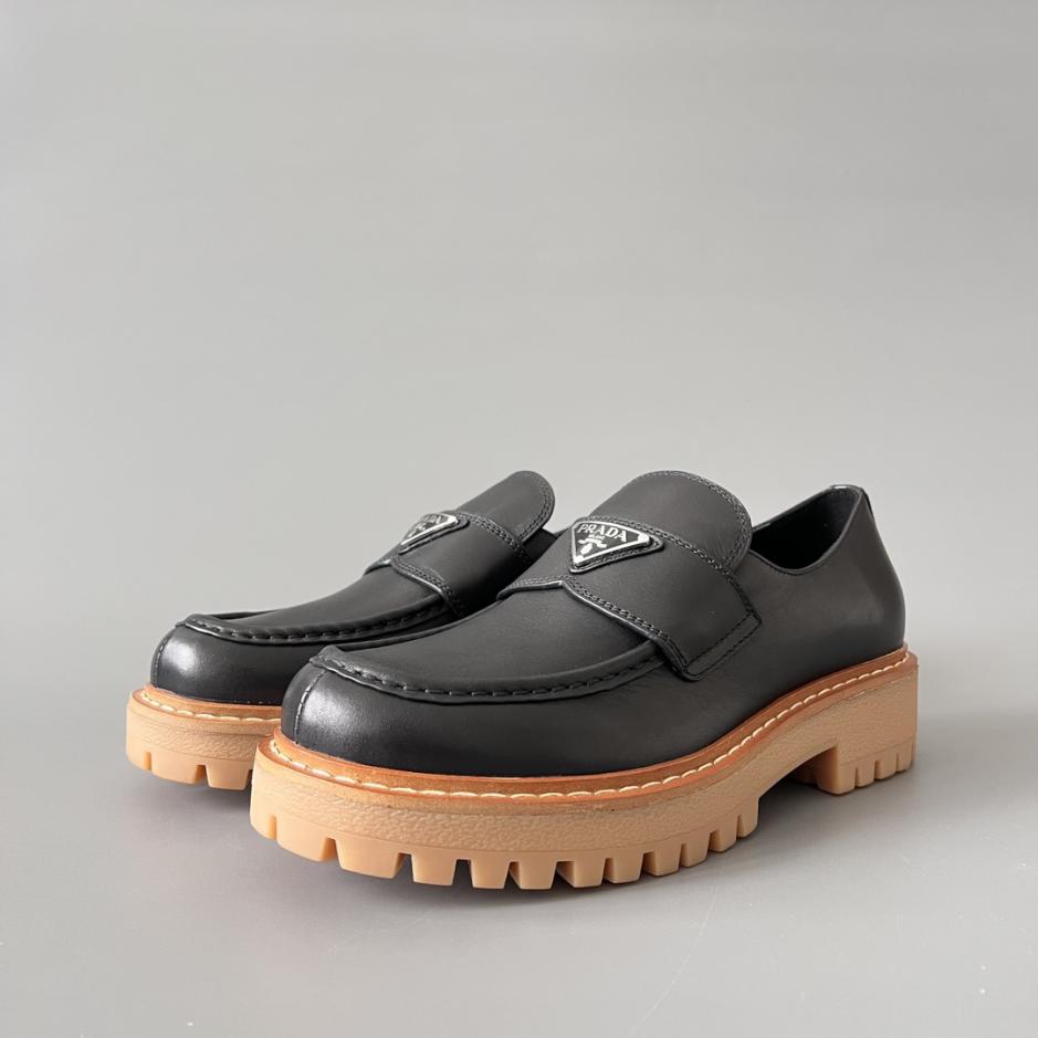 replica,schuhe,beste,kaufen,1:1,besten,seiten,Replik,turnschuhe,sneakers PRADA Leder-Slipper mit runder Zehenpartie für Herren (92UDX) replica,schuhe,beste,kaufen,1:1,besten,seiten,Replik,turnschuhe,sneakers PRADA Leder-Slipper mit runder Zehenpartie für Herren (92UDX)