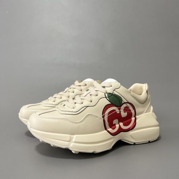 replica,schuhe,beste,kaufen,1:1,besten,seiten,Replik,turnschuhe,sneakers Gucci Rhyton Kollektion. GG Apple Dad Schuhe, Damenmodell (AWZ31)