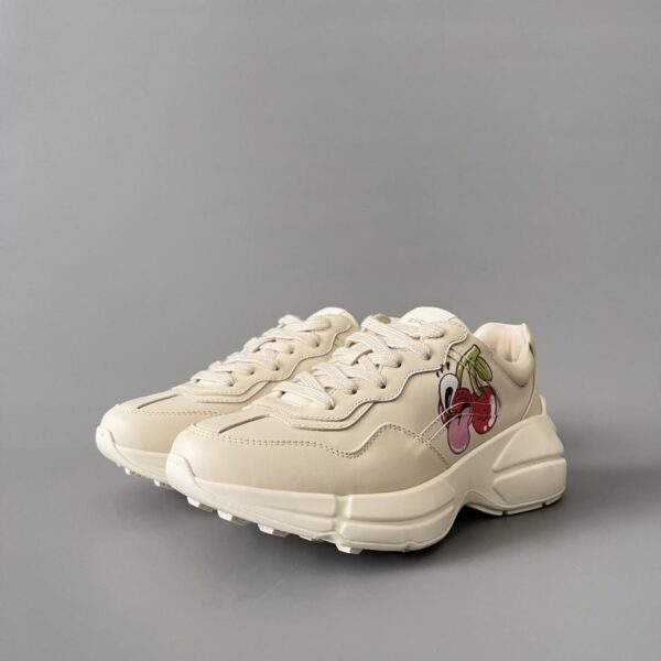 replica,schuhe,beste,kaufen,1:1,besten,seiten,Replik,turnschuhe,sneakers Gucci Rhyton Kollektion. Retro-Logo-Chunky-Schuhe für Damen (HN96A)