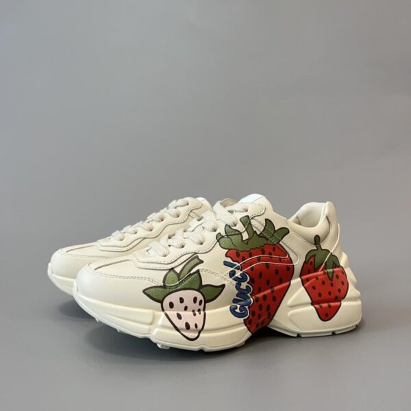 replica,schuhe,beste,kaufen,1:1,besten,seiten,Replik,turnschuhe,sneakers Gucci Rhyton Kollektion. Chunky-Sneaker in Erdbeerrot für Damen (XY5DQ)