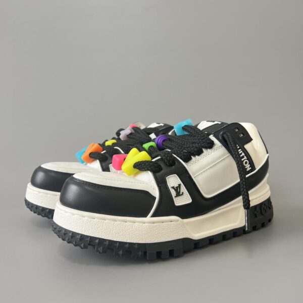replica,schuhe,beste,kaufen,1:1,besten,seiten,Replik,turnschuhe,sneakers Louis Vuitton Trainer Maxi Low-Top Schnürsneaker, Schwarz und Weiß, Unisex (K25C6)