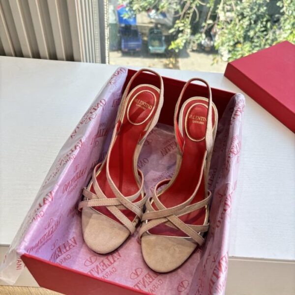 replica,schuhe,beste,kaufen,1:1,besten,seiten,Replik,turnschuhe,sneakers Klassische Sandalen von VALENTINO, Schuhe der Frühjahr/Sommer-Kollektion VLOGO SIGNATURE (FIRTZ)