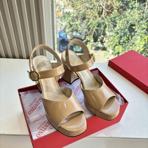replica,schuhe,beste,kaufen,1:1,besten,seiten,Replik,turnschuhe,sneakers VALENTINO Klassische Sandalen, Frühjahr/Sommer VLOGO SIGNATURE Schuhe (M7M8O)