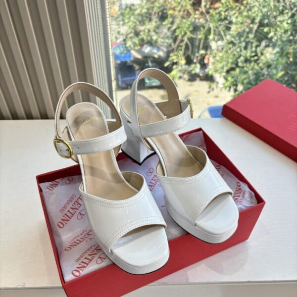 replica,schuhe,beste,kaufen,1:1,besten,seiten,Replik,turnschuhe,sneakers VALENTINO Klassische Sandalen, Frühjahr/Sommer VLOGO SIGNATURE Schuhe (YJW28)