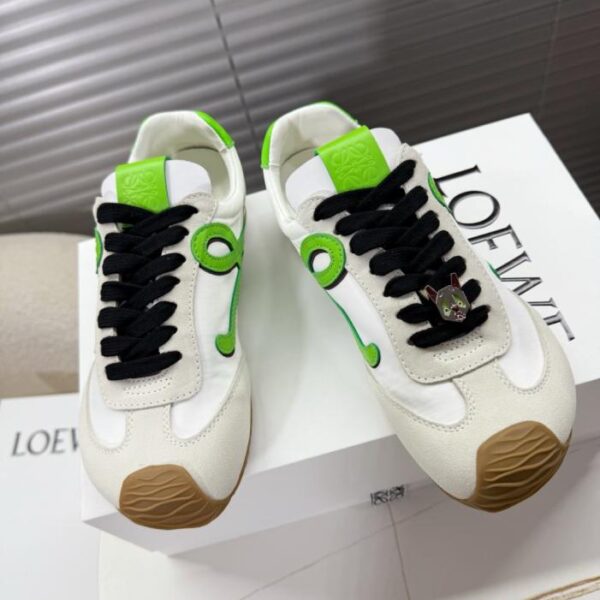 replica,schuhe,beste,kaufen,1:1,besten,seiten,Replik,turnschuhe,sneakers Die Loewe x Louis Wain-Kollaboration umfasst aufeinander abgestimmte Sneaker, Trainingsschuhe und Sportschuhe; (Z4B9T)