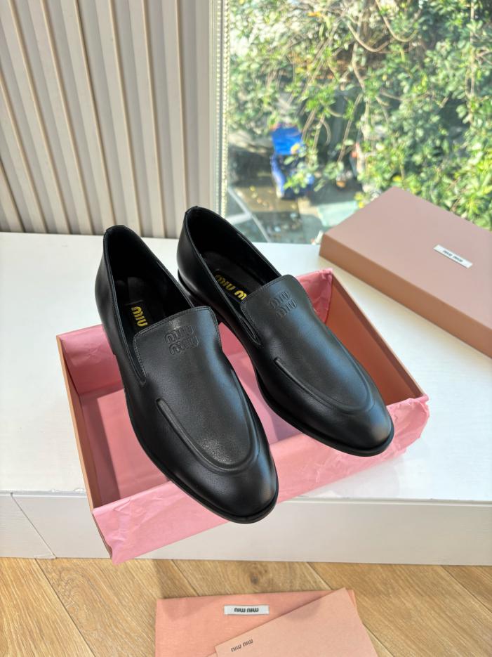 replica,schuhe,beste,kaufen,1:1,besten,seiten,Replik,turnschuhe,sneakers G126 MIUMIUs neueste Loafer im Runway-Stil (0NM9T) replica,schuhe,beste,kaufen,1:1,besten,seiten,Replik,turnschuhe,sneakers G126 MIUMIUs neueste Loafer im Runway-Stil (0NM9T)
