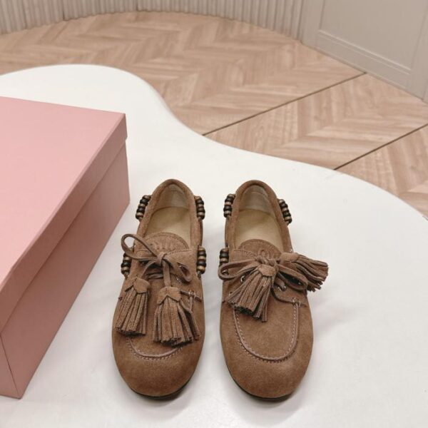replica,schuhe,beste,kaufen,1:1,besten,seiten,Replik,turnschuhe,sneakers Miu Miu Herbst/Winter Slipper im Vintage-Stil mit Quasten und Perlen (4DXTS)