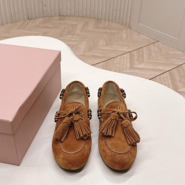 replica,schuhe,beste,kaufen,1:1,besten,seiten,Replik,turnschuhe,sneakers Miu Miu Herbst/Winter Slipper/Loafer im Vintage-Stil mit Quasten und Perlen (4U24D)