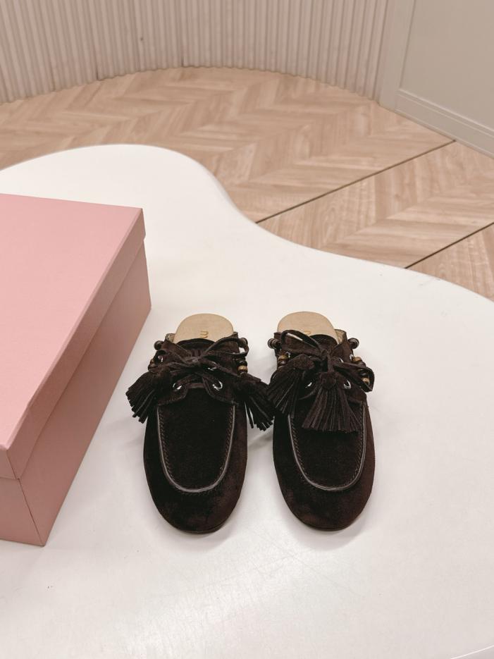 replica,schuhe,beste,kaufen,1:1,besten,seiten,Replik,turnschuhe,sneakers Miu Miu Herbst/Winter Slipper im Vintage-Stil mit Quasten und Perlen (T9BOM) replica,schuhe,beste,kaufen,1:1,besten,seiten,Replik,turnschuhe,sneakers Miu Miu Herbst/Winter Slipper im Vintage-Stil mit Quasten und Perlen (T9BOM)