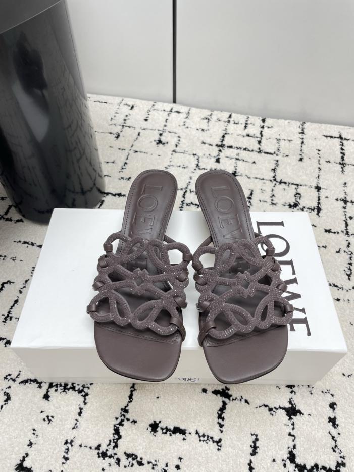 replica,schuhe,beste,kaufen,1:1,besten,seiten,Replik,turnschuhe,sneakers Die neuesten LOEWE-Sommer-Sandalen in limitierter Auflage mit durchbrochenem Muster, verziert mit Tausenden von Diamanten, verströmen ein luxuriöses Gefühl (5U3T7). replica,schuhe,beste,kaufen,1:1,besten,seiten,Replik,turnschuhe,sneakers Die neuesten LOEWE-Sommer-Sandalen in limitierter Auflage mit durchbrochenem Muster, verziert mit Tausenden von Diamanten, verströmen ein luxuriöses Gefühl (5U3T7).