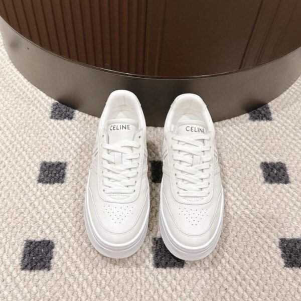 Celines neue 5 cm Plateau-Sneaker im klassischen weißen Stil (ZA3M5)