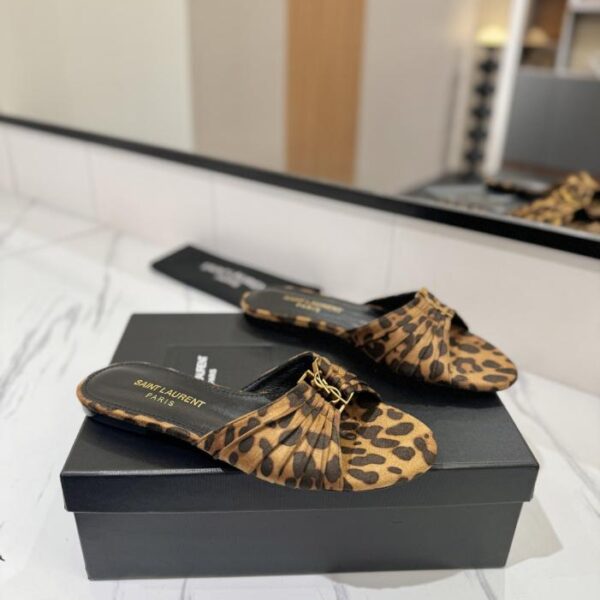 YSL "SAINT LAURENT" Sommerneuheit: Elegante und stylische Zehentrenner aus Metall (MQUDU)