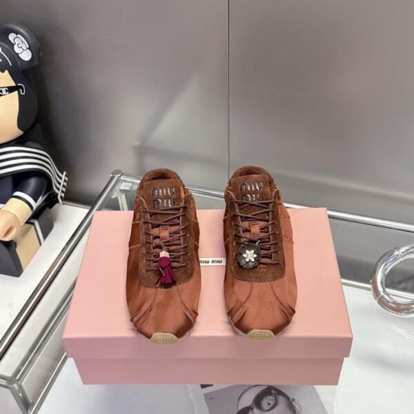 replica,schuhe,beste,kaufen,1:1,besten,seiten,Replik,turnschuhe,sneakers MiuMiu 26 neue Plume Satin Sneakers (AIQOC)
