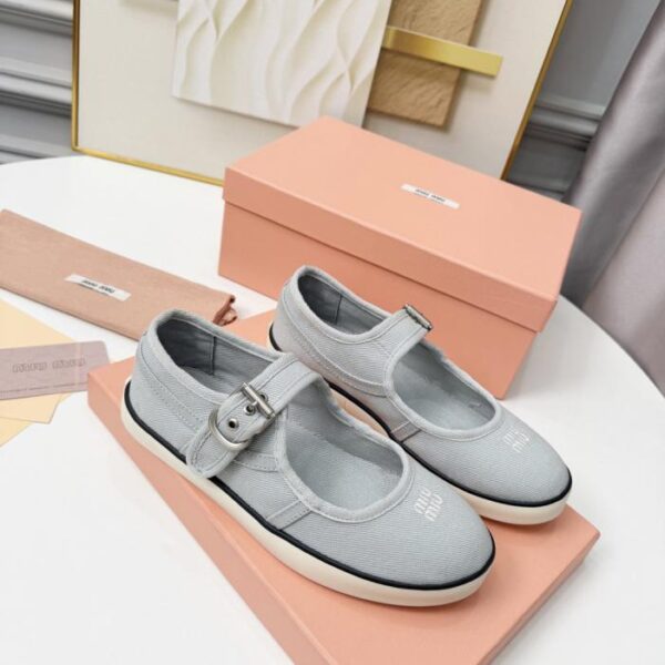 replica,schuhe,beste,kaufen,1:1,besten,seiten,Replik,turnschuhe,sneakers Die neuesten lässigen Canvas-Schuhe von MIUMIU (S3C3G)