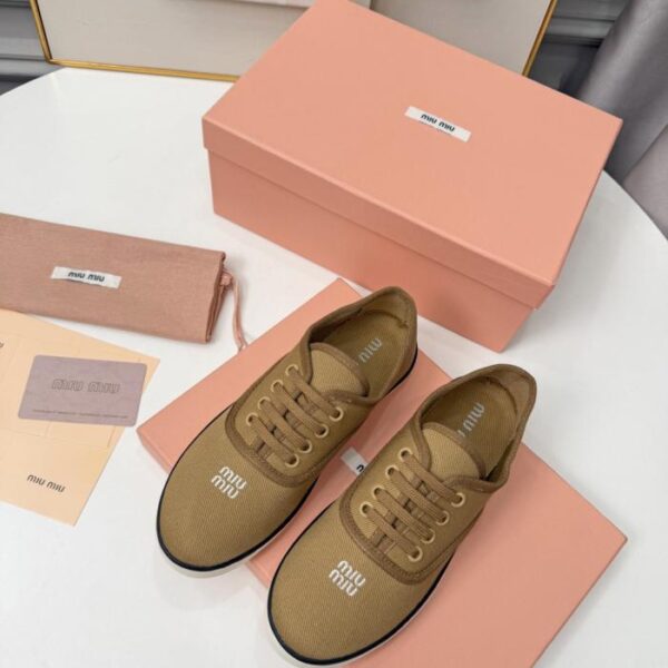 replica,schuhe,beste,kaufen,1:1,besten,seiten,Replik,turnschuhe,sneakers Die neuesten lässigen Canvas-Schuhe von MIUMIU (T1J36)