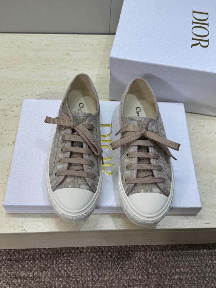 replica,schuhe,beste,kaufen,1:1,besten,seiten,Replik,turnschuhe,sneakers Diors neue Walkn-Serie für den frühen Frühling präsentiert neue Farben für flache, schnürbare Freizeit-Skateboardschuhe für Paare (AJJ43). replica,schuhe,beste,kaufen,1:1,besten,seiten,Replik,turnschuhe,sneakers Diors neue Walkn-Serie für den frühen Frühling präsentiert neue Farben für flache, schnürbare Freizeit-Skateboardschuhe für Paare (AJJ43).