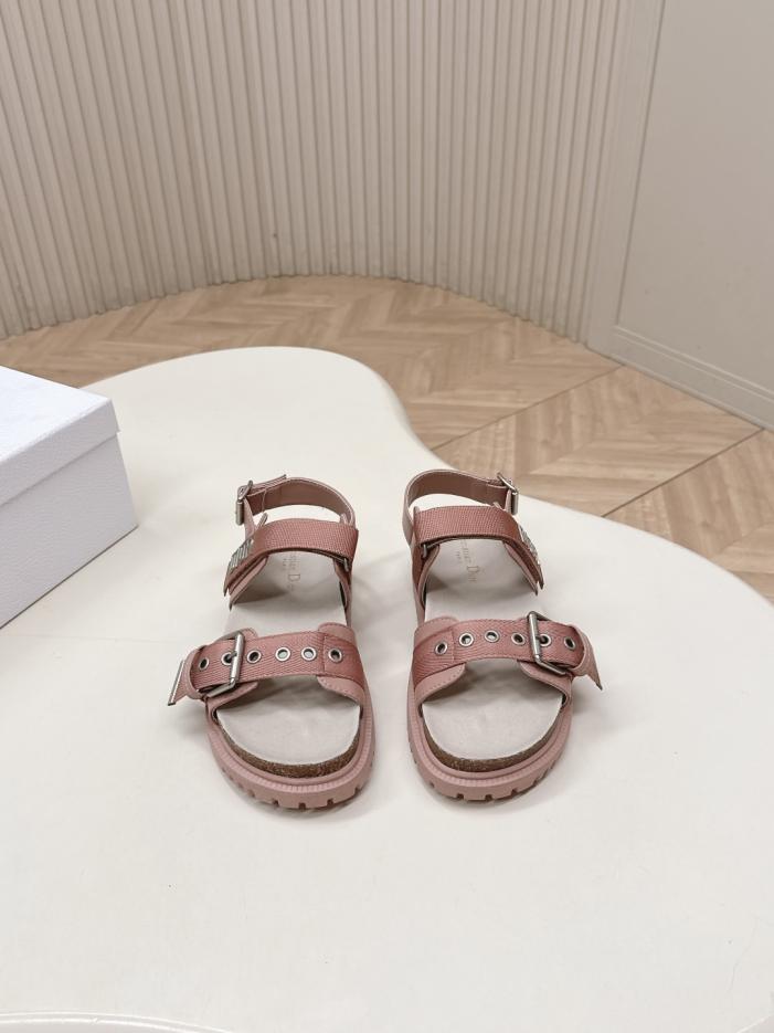 replica,schuhe,beste,kaufen,1:1,besten,seiten,Replik,turnschuhe,sneakers Diors neueste Kollektion von Sandalen und Slippern mit Klettverschluss – ein klassisches Upgrade. (EUAQM)