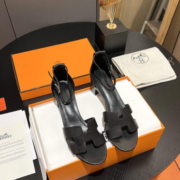 replica,schuhe,beste,kaufen,1:1,besten,seiten,Replik,turnschuhe,sneakers Hermes Sandalen mit klobigem Absatz (3 (LGSND))