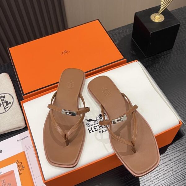 replica,schuhe,beste,kaufen,1:1,besten,seiten,Replik,turnschuhe,sneakers Die neuen Flip-Flop-Sandalen von Hermès (JIADY)