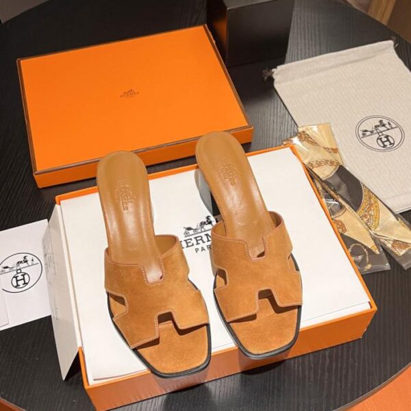 Hermes Chunky Heel H Slides (3N6R2)