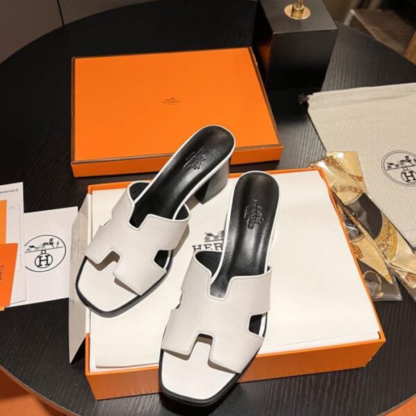 Hermes Chunky Heel H Slides (IBH9F)
