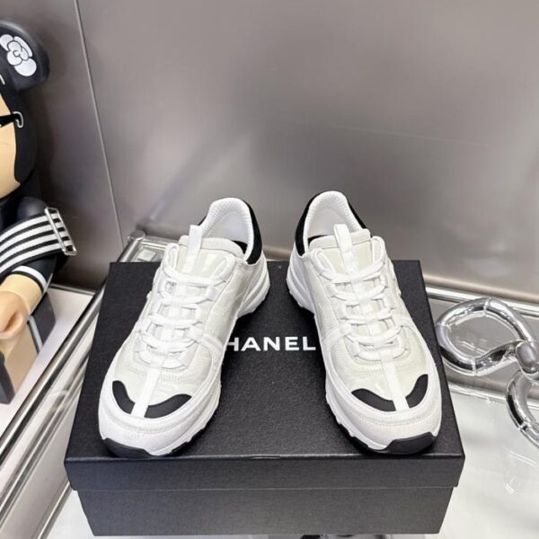 Chanel Sneakers (F0VOS)