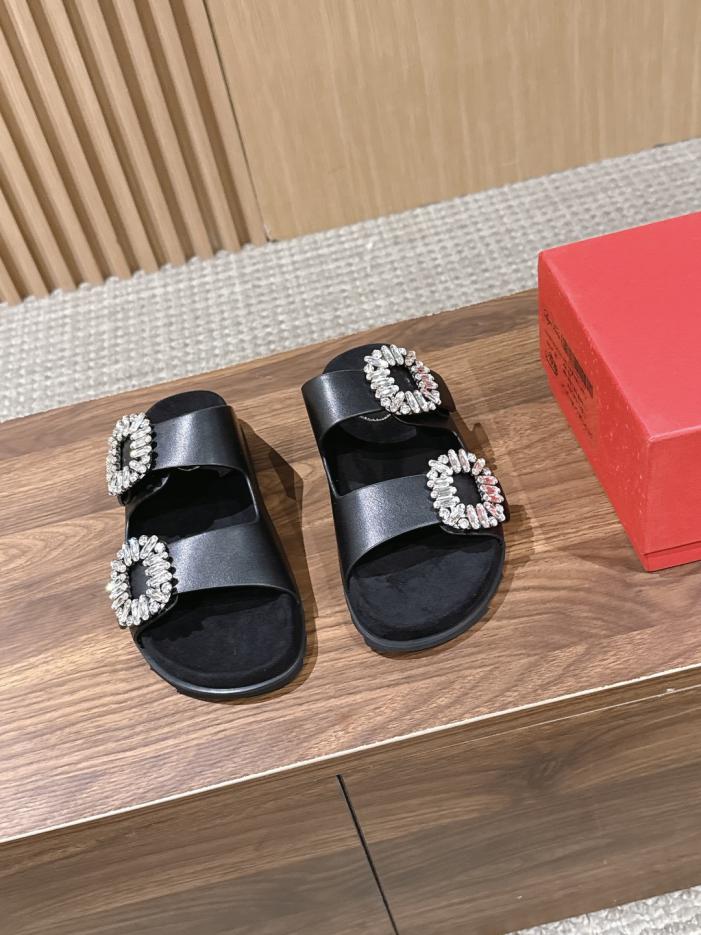 replica,schuhe,beste,kaufen,1:1,besten,seiten,Replik,turnschuhe,sneakers Roger Vivier RV Classic Slidey Viv‘ Hausschuhe mit Strassschnalle und durchgehendem Strass-Obermaterial (NW3LX) replica,schuhe,beste,kaufen,1:1,besten,seiten,Replik,turnschuhe,sneakers Roger Vivier RV Classic Slidey Viv‘ Hausschuhe mit Strassschnalle und durchgehendem Strass-Obermaterial (NW3LX)