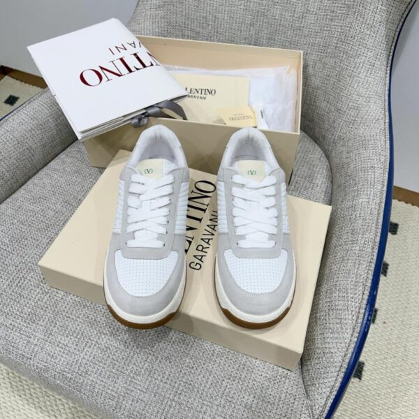 Valentino OneStud Couple Sneaker Kollektion: Valentinos neueste Partner-Sneaker (TRBD0)
