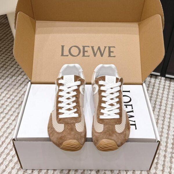Loewes neue Oversize-Sneaker Ballet Runner 2.0 (6AO2W)