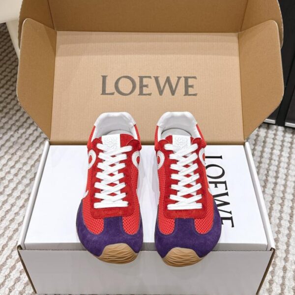 Die neuen Oversize-Sneaker Ballet Runner 2.0 von Loewe (E1M7Y)