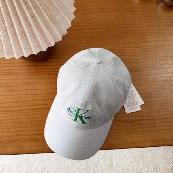 replica,schuhe,beste,kaufen,1:1,besten,seiten,Replik,turnschuhe,sneakers Die neue Baseballkappe aus Stoff von CK ist ein lässiges und vielseitiges Kleidungsstück, das in keiner Garderobe fehlen sollte (LCIQXM).