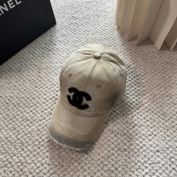 replica,schuhe,beste,kaufen,1:1,besten,seiten,Replik,turnschuhe,sneakers Die neue Herbst/Winter-Kollektion von Chanel umfasst klassische, lässige und trendige Baseballkappen (V4TLOO).