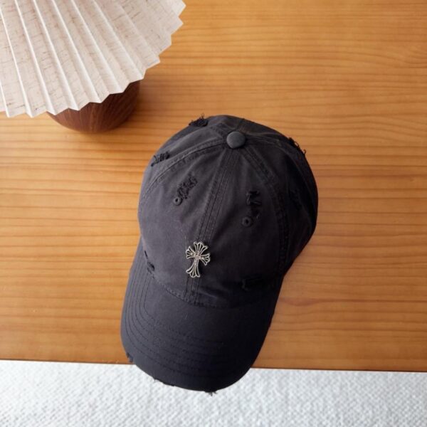 replica,schuhe,beste,kaufen,1:1,besten,seiten,Replik,turnschuhe,sneakers Chrome Hearts Baseballkappe im koreanischen Retro-Stil mit Used-Look und Rissen für den Frühling (BKKV7C)